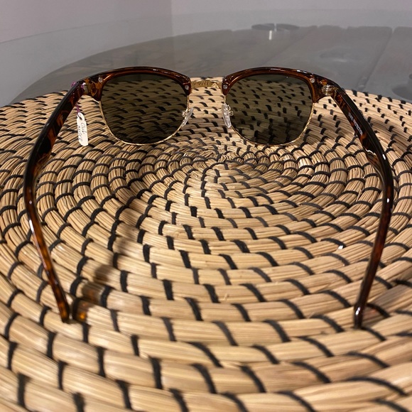 Club Master Sunglasses (RayBan Style) - Picture 3 of 5